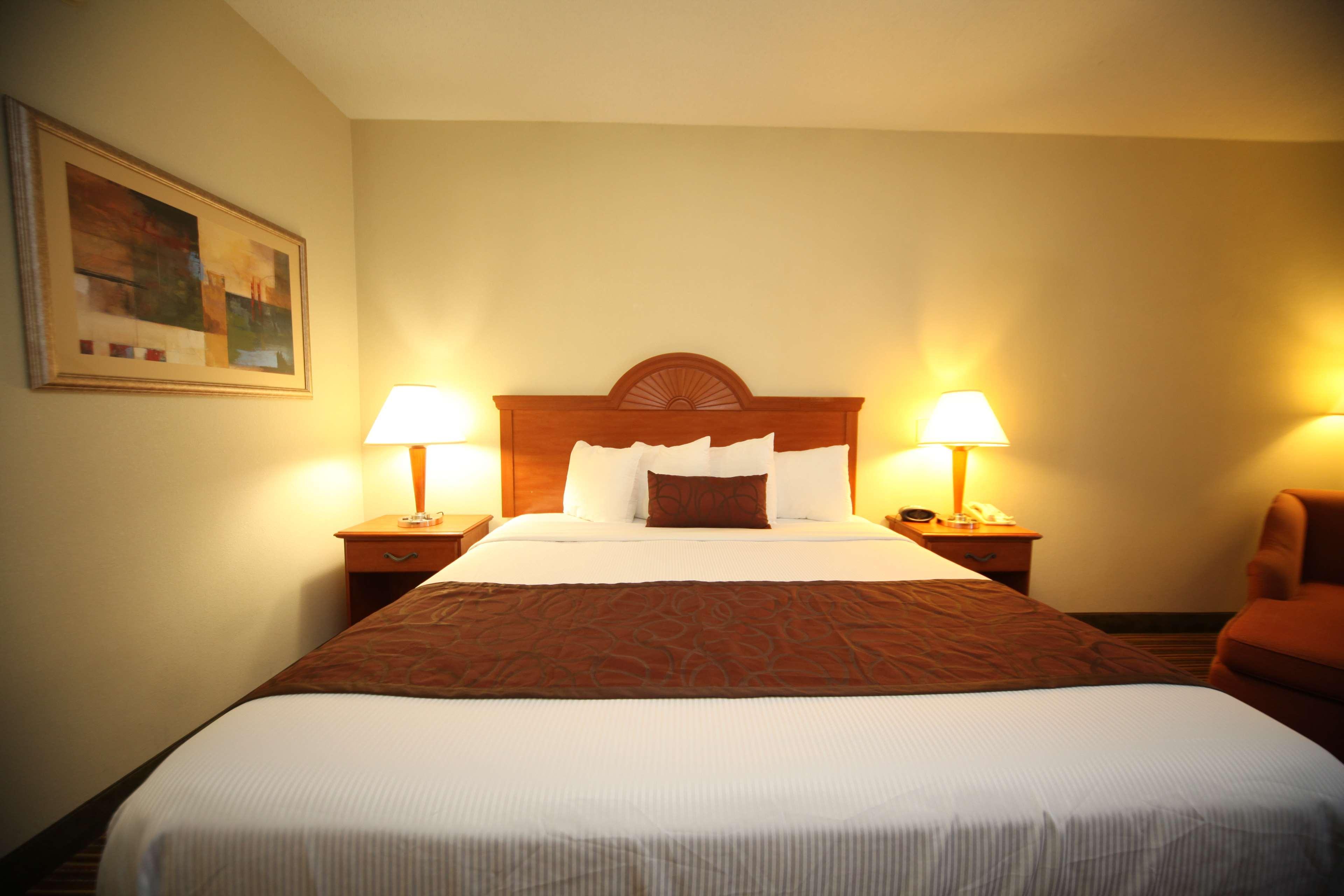 Best Western Plus Edison Inn Гарнър Екстериор снимка