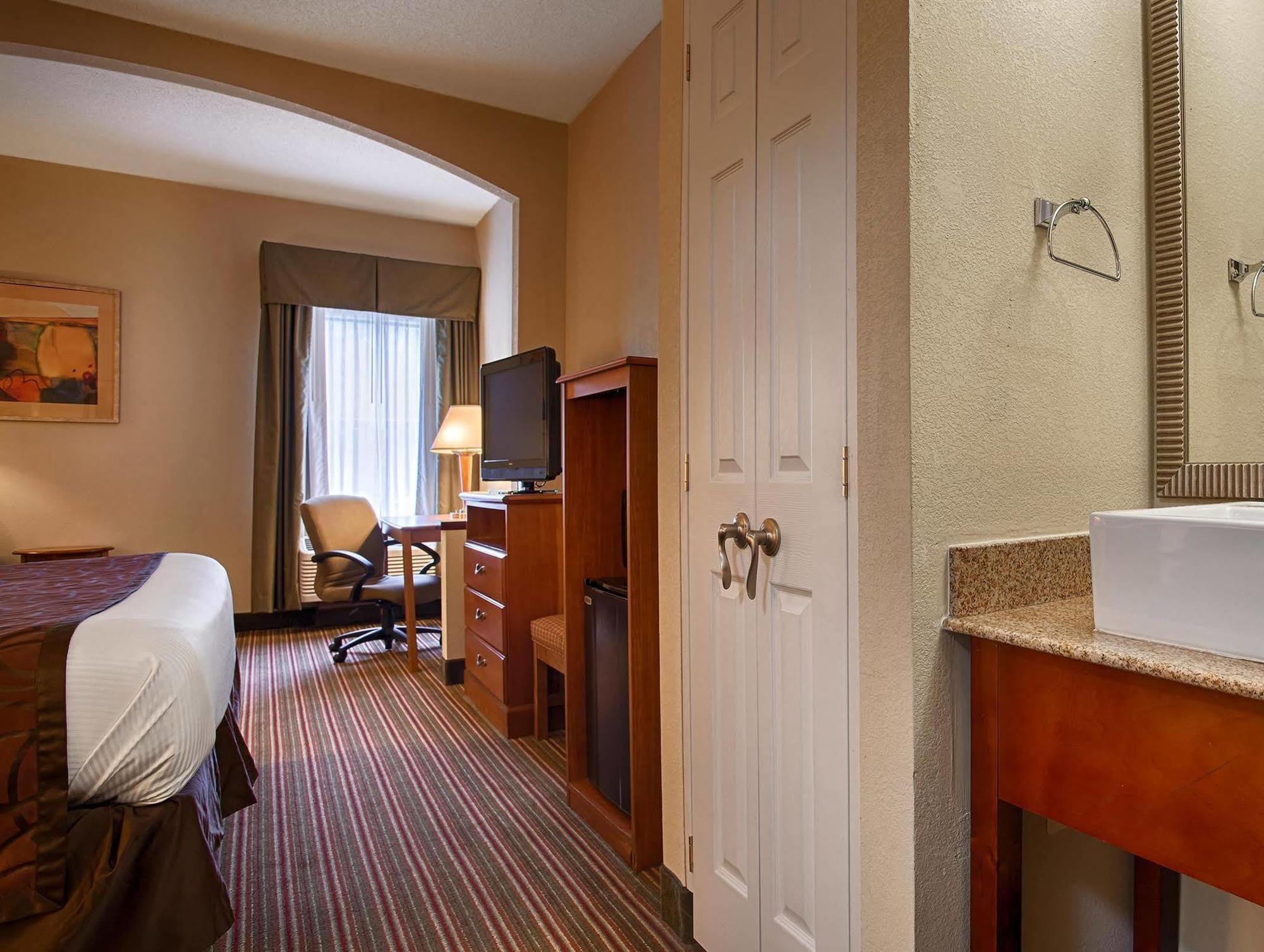 Best Western Plus Edison Inn Гарнър Екстериор снимка