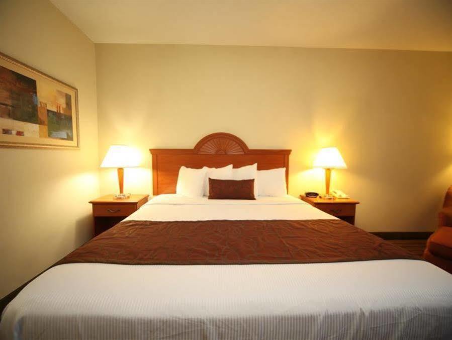 Best Western Plus Edison Inn Гарнър Екстериор снимка